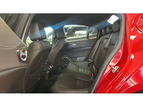 ALFA ROMEO GUILIA QUADRIFOGLIO (8/15)
