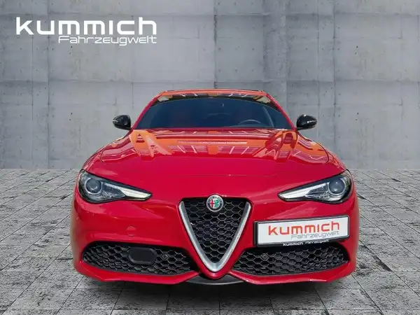 ALFA ROMEO GIULIA (2/15)