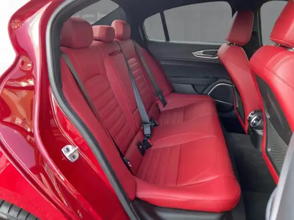 ALFA ROMEO GIULIA (12/15)