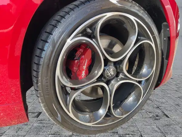 ALFA ROMEO GIULIA (7/15)