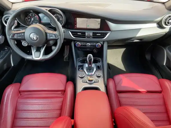 ALFA ROMEO GIULIA (8/15)