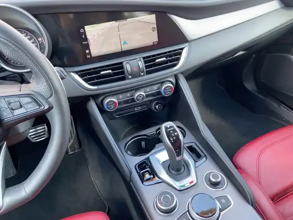 ALFA ROMEO GIULIA (10/15)