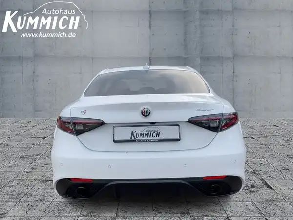 ALFA ROMEO GIULIA (5/15)