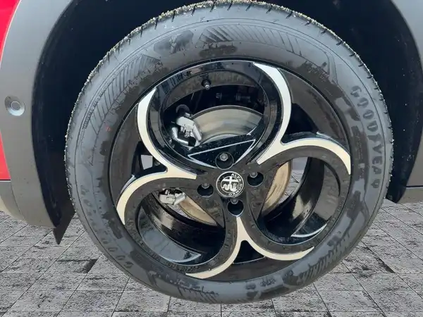 ALFA ROMEO JUNIOR IBRIDA (7/15)