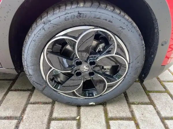 ALFA ROMEO JUNIOR IBRIDA (7/15)
