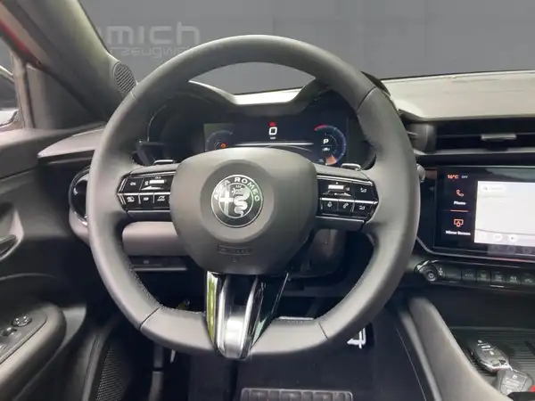 ALFA ROMEO JUNIOR IBRIDA (9/15)