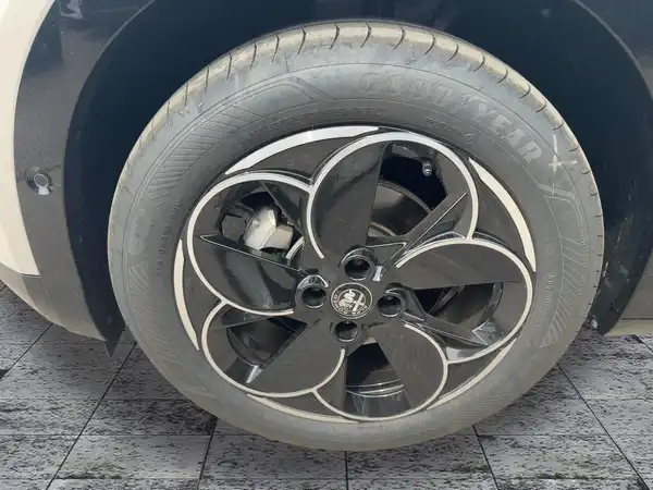 ALFA ROMEO JUNIOR IBRIDA (7/15)