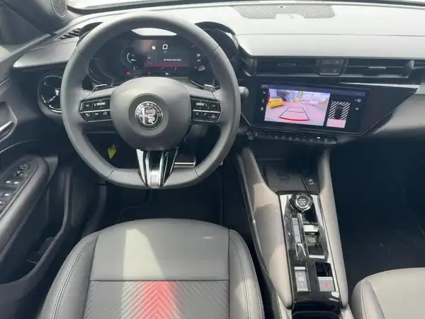 ALFA ROMEO JUNIOR IBRIDA (8/15)