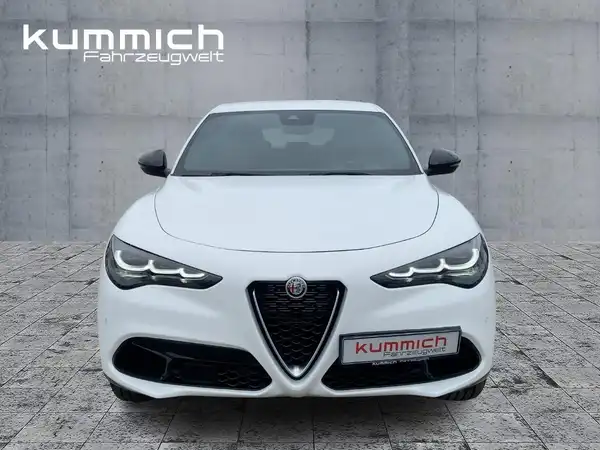 ALFA ROMEO STELVIO (2/15)