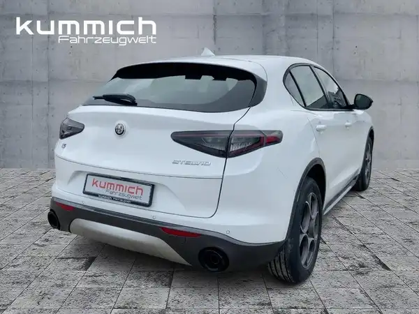 ALFA ROMEO STELVIO (4/15)