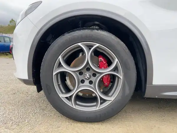 ALFA ROMEO STELVIO (7/15)