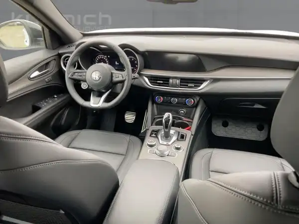 ALFA ROMEO STELVIO (8/15)