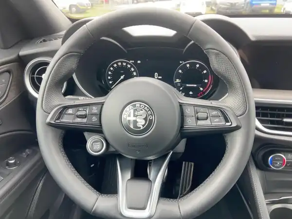 ALFA ROMEO STELVIO (9/15)