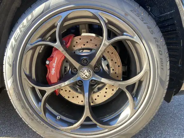 ALFA ROMEO STELVIO QUADRIFOGLIO (7/12)