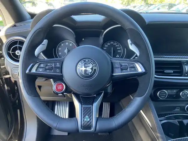 ALFA ROMEO STELVIO QUADRIFOGLIO (10/12)