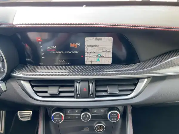 ALFA ROMEO STELVIO QUADRIFOGLIO (10/15)