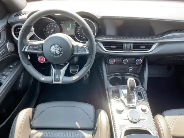 ALFA ROMEO STELVIO QUADRIFOGLIO (8/15)