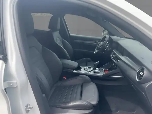 ALFA ROMEO STELVIO VELOCE (11/15)