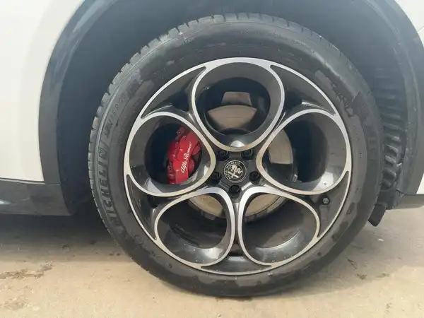 ALFA ROMEO STELVIO VELOCE (7/15)