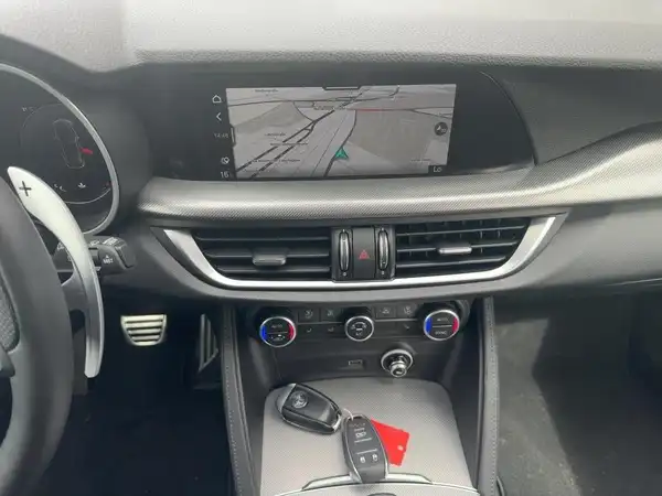 ALFA ROMEO STELVIO VELOCE (10/15)