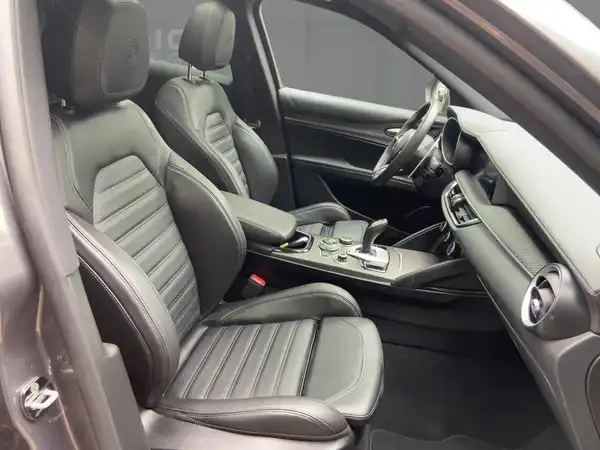 ALFA ROMEO STELVIO QUADRIFOGLIO (10/15)
