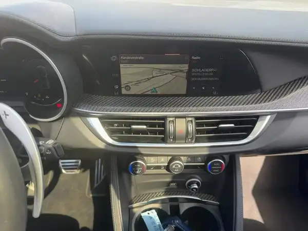 ALFA ROMEO STELVIO QUADRIFOGLIO (10/15)