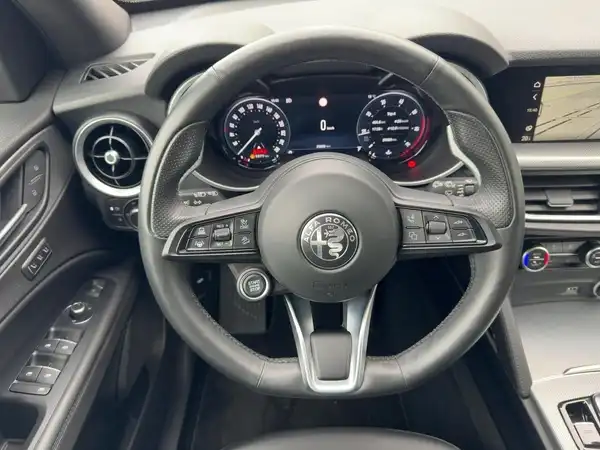 ALFA ROMEO STELVIO VELOCE (9/15)