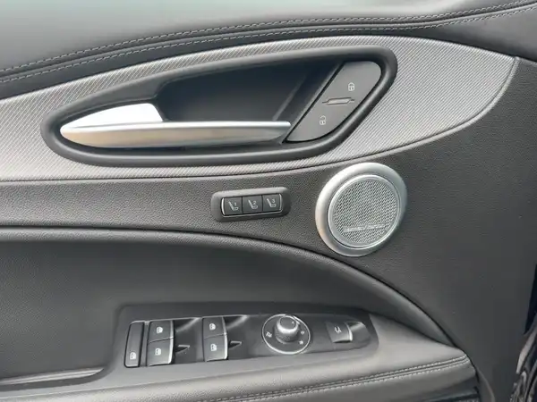 ALFA ROMEO STELVIO SPRINT (14/15)
