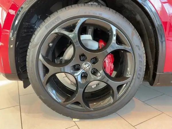 ALFA ROMEO STELVIO VELOCE (7/15)