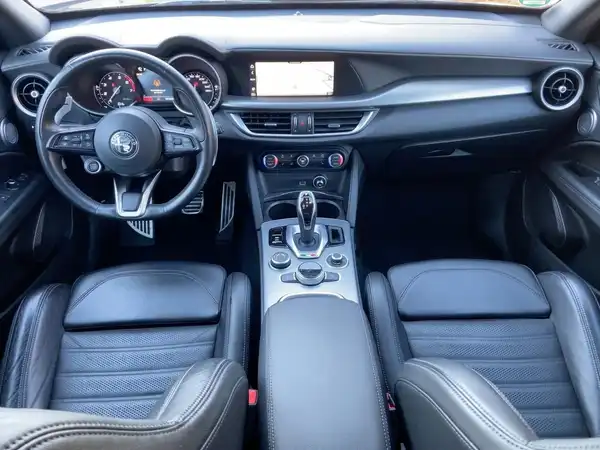 ALFA ROMEO STELVIO VELOCE (11/15)