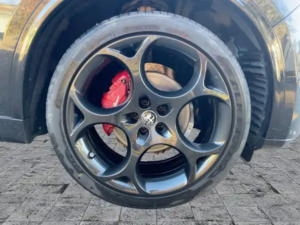 ALFA ROMEO STELVIO VELOCE (7/15)