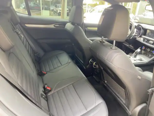 ALFA ROMEO STELVIO SPRINT (12/15)