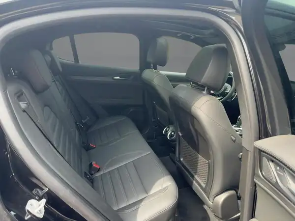 ALFA ROMEO STELVIO QUADRIFOGLIO (12/15)