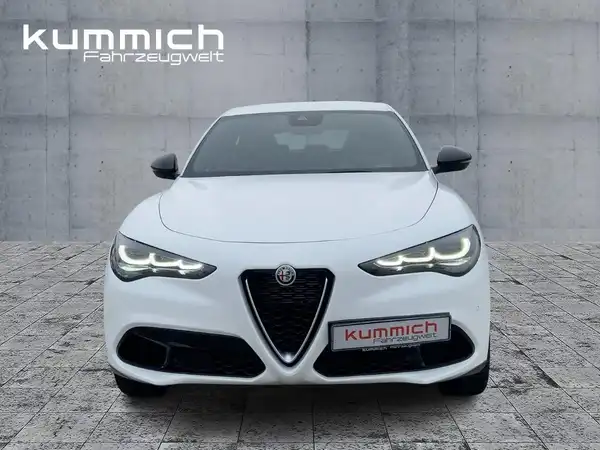 ALFA ROMEO STELVIO (2/15)
