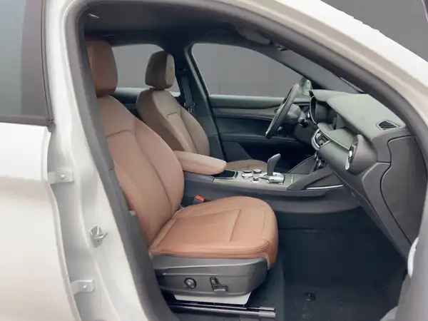 ALFA ROMEO STELVIO (11/15)