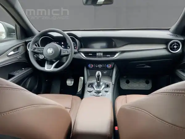 ALFA ROMEO STELVIO (8/15)