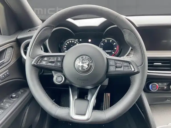 ALFA ROMEO STELVIO (9/15)