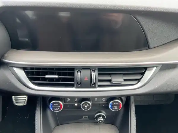 ALFA ROMEO STELVIO (10/15)