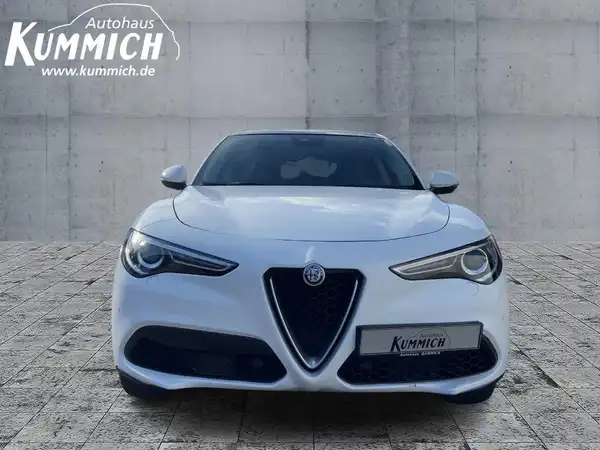 ALFA ROMEO STELVIO SUPER (2/15)
