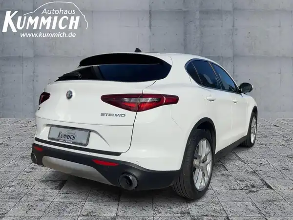 ALFA ROMEO STELVIO SUPER (4/15)