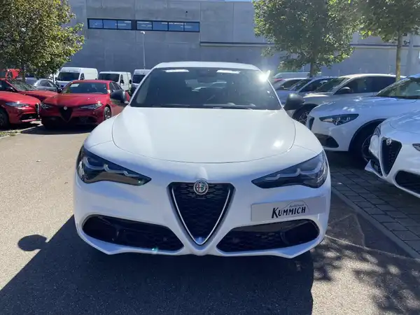 ALFA ROMEO STELVIO (2/12)