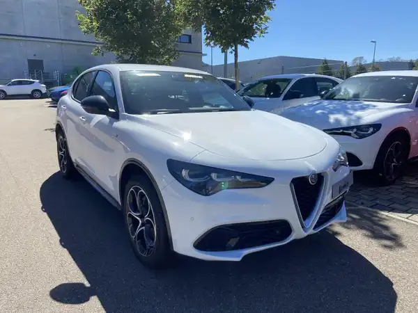 ALFA ROMEO STELVIO (3/12)