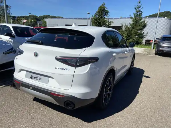 ALFA ROMEO STELVIO (4/12)