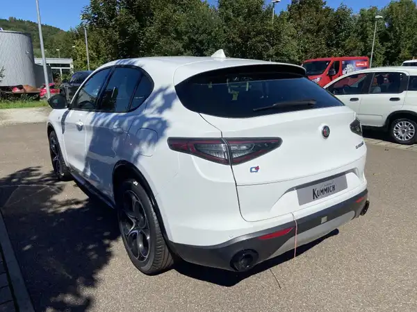 ALFA ROMEO STELVIO (6/12)