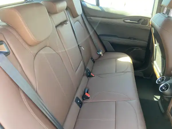 ALFA ROMEO STELVIO (9/12)