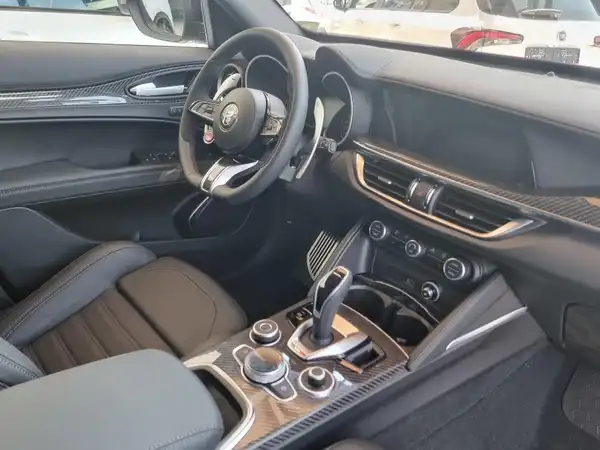 ALFA ROMEO STELVIO QUADRIFOGLIO (3/15)