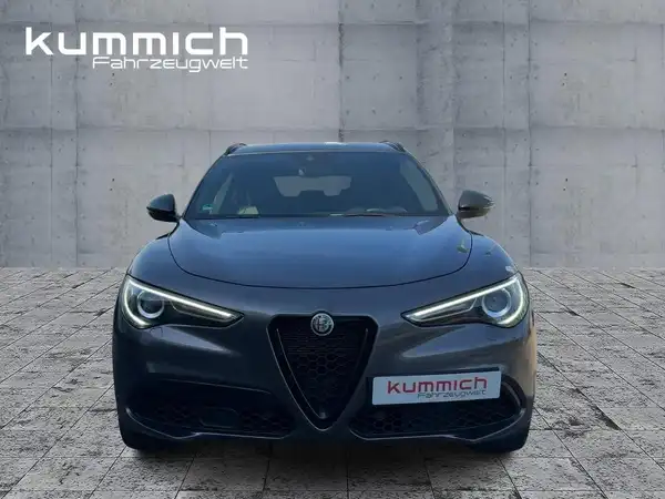 ALFA ROMEO STELVIO (2/15)