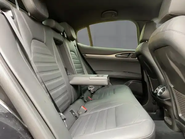 ALFA ROMEO STELVIO SPRINT (12/15)