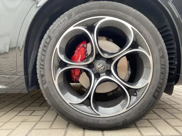 ALFA ROMEO STELVIO SPRINT (7/15)