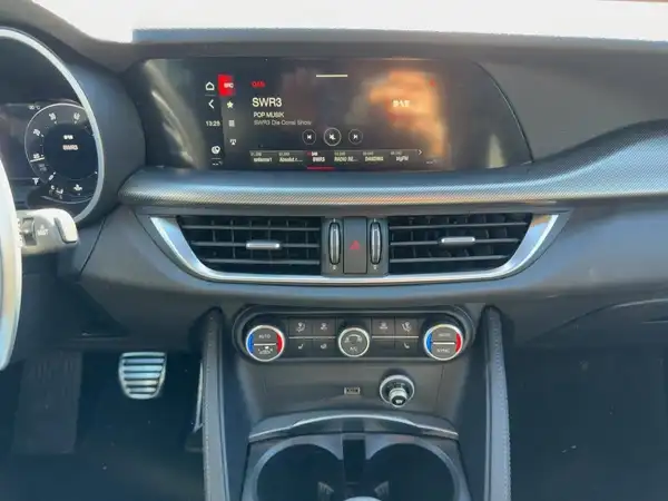 ALFA ROMEO STELVIO VELOCE (10/15)